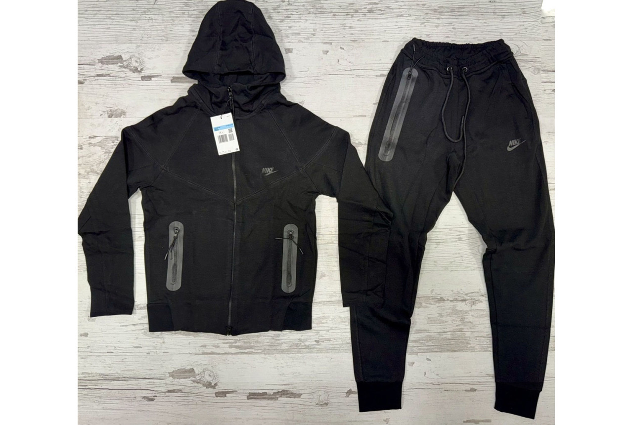 8409 Детски екип Tech Fleece черно нов модел